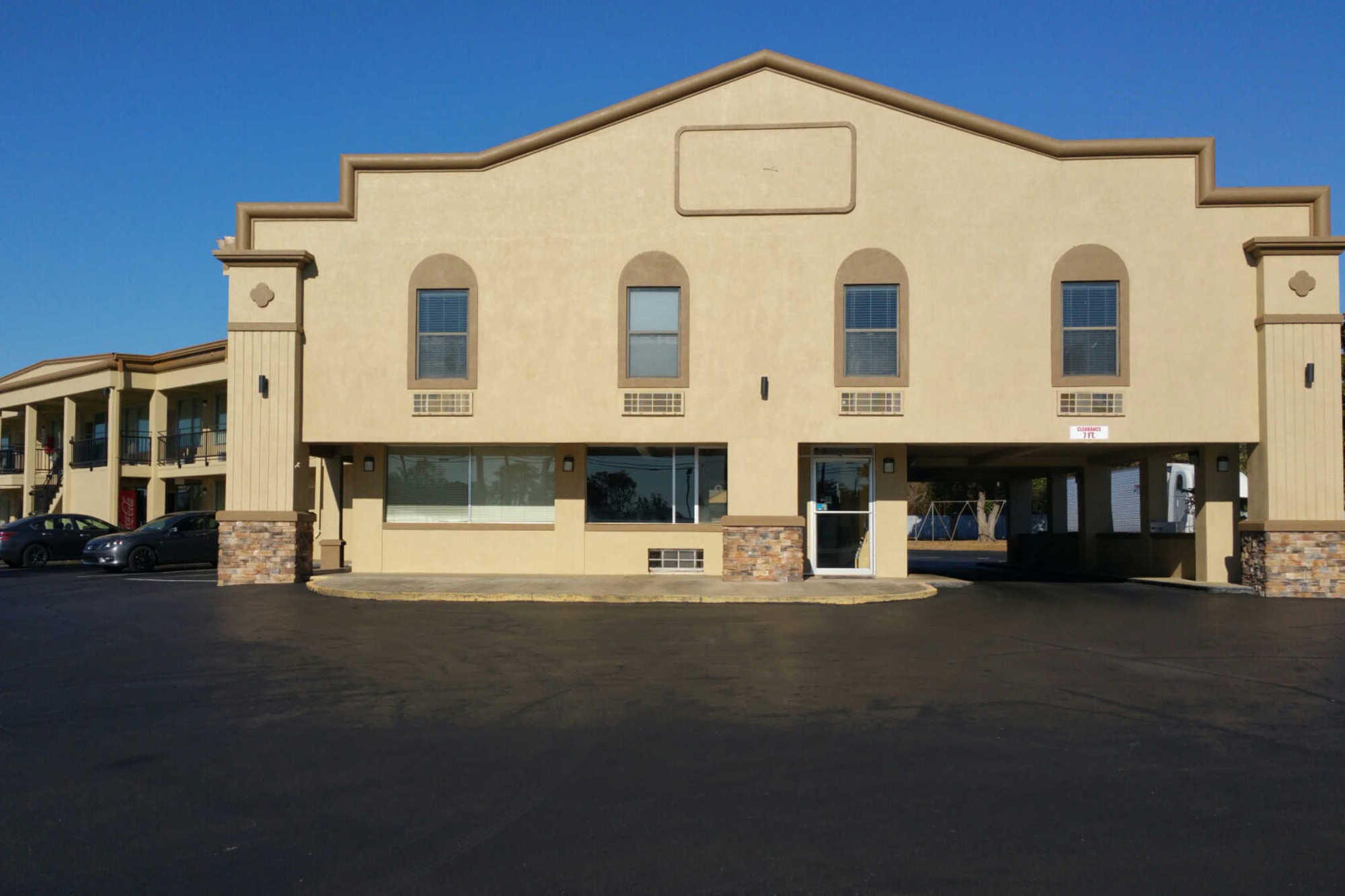 Econo Lodge Byron Exterior photo
